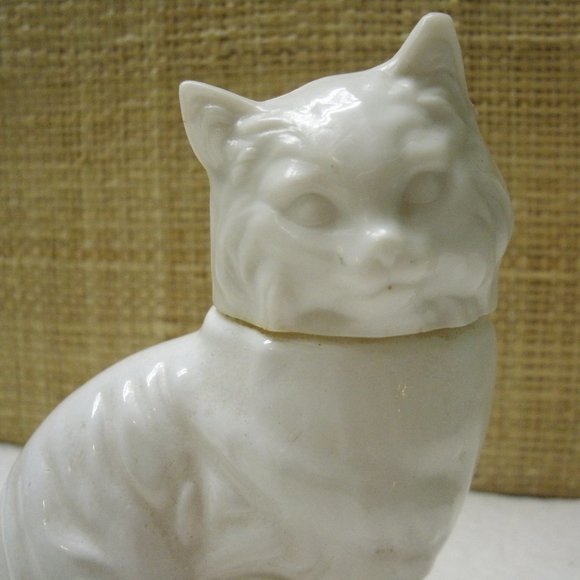 Vintage Avon White Cat Glass Cologne Bottle - Picture 10 of 16